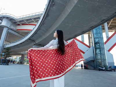 Chiếc Khăn Lụa – Vẻ Đẹp Người Con Gái Hải Phòng 